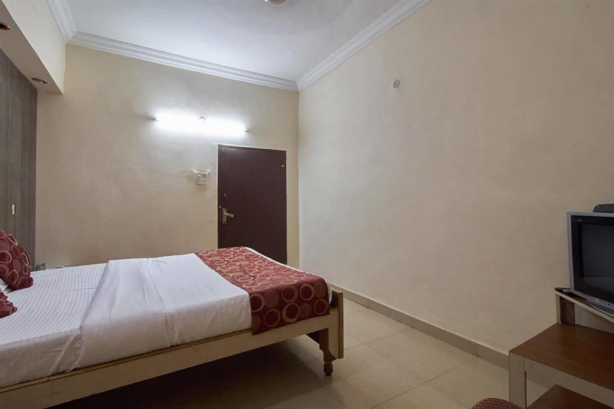 Hotel Sri Sai Krupa Hyderabad Luaran gambar